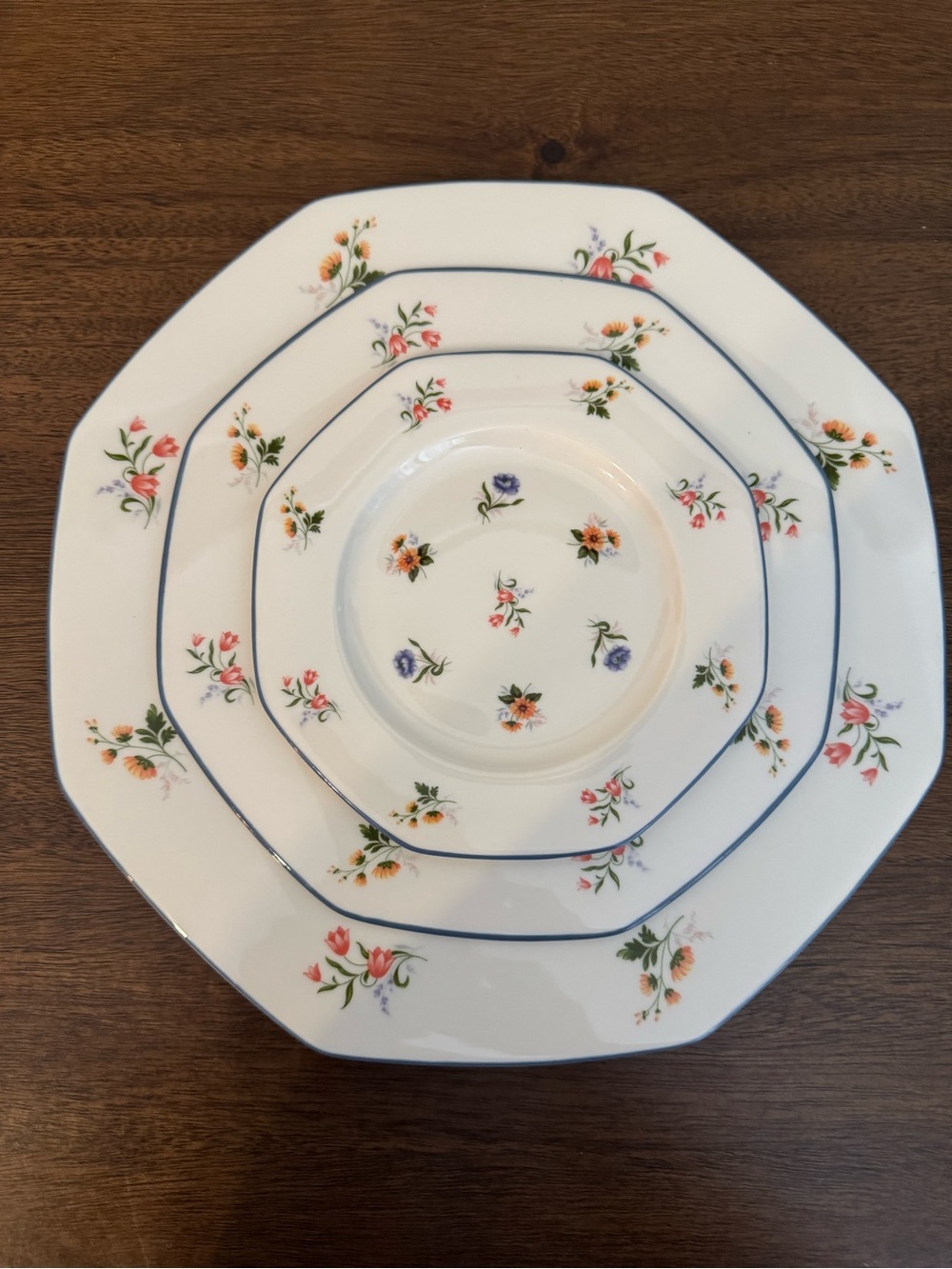 Wedgwood Bone China England Ivory SPRINGTIME Dinner Set 36 Pcs - Picture 13 of 13